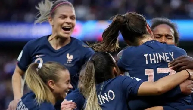 双强争锋！法国女足对阵巴西女足